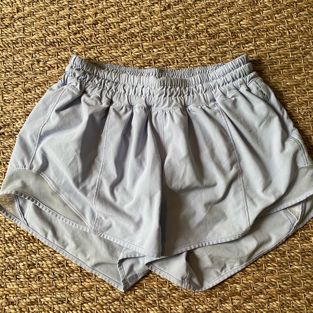Lululemon 4 in Hotty Hot shorts